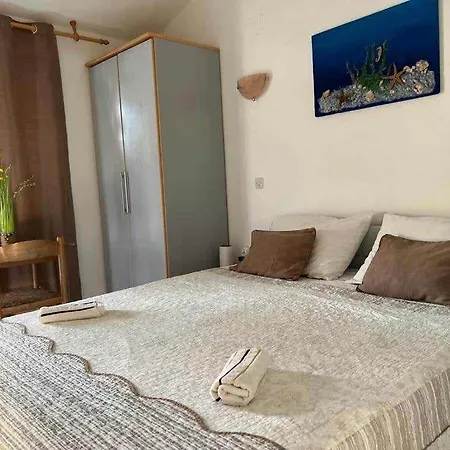 Natalika Guest house *